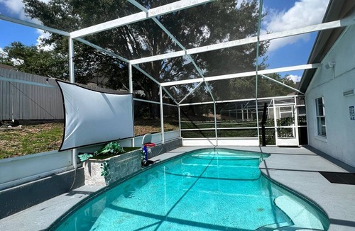 Lindfields House | House w/pool. 5 min H2O water park. 8 min Disney World 30 min universal Studios