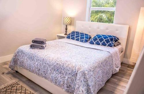 Biscayne Park House | HOUSE WITH POOL, 10 MINS DRIVE TO THE BEACH!