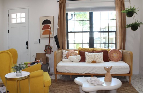 Historic District House | House within walking distance of the marina and the historic downtown!