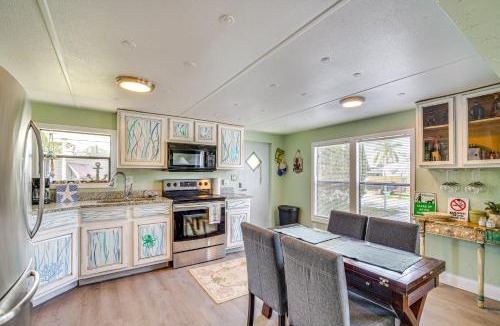 Vista Del Mar House | Hudson Home with Dock on Canal about 1 Mi to Beach!