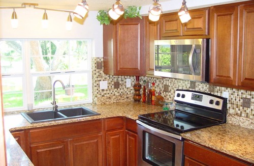 Bayonet Point House | Hudson Waterfront Home in Beacon Woods Community W/Access to Club Amenities
