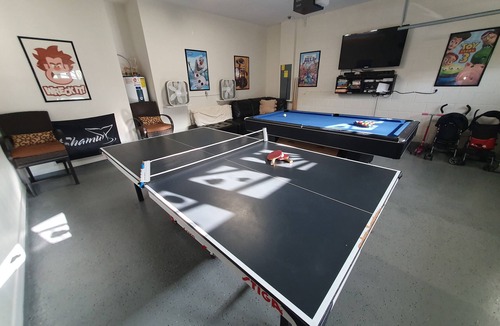 Legacy Park Villa | HUGE 5 Bedroom highly rated pool villa Star wars cinema, games room, Disney room