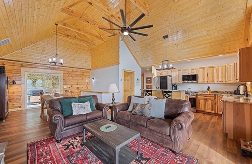 Waynesville Cabin | Huge Arcade! Family/Pet friendly log cabin with Hot Tub, Fire Pit, and VIEWS!