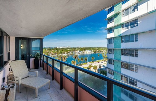 Mid Beach Condo | Huge Beachfront Lux Condo 2400sqft 5 Bedroom 5 Bathroom with Ocean and Bay Views