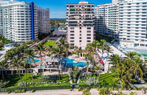 Mid Beach Condo | Huge Beachfront Lux Condo 2400sqft 5 Bedroom 5 Bathroom with Ocean and Bay Views