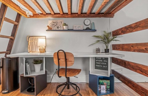 Gayborhood Apartment | Huge Desk - Central - Soak Tub - Walkscore 98