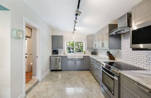Poinsettia Heights House | Huge Heated Pool! HotTub,Fire Pit,Ice Bath,Putting Green,N64,5 Mins to the Beach