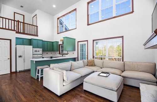 Lincolnton House | HUGE HOME ON LAKEFRONT W/DEEPWATER DOCK! nnFamily, pet, and kid friendly!