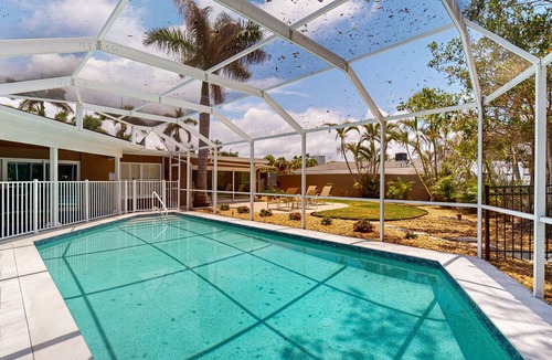 Ringling Estates House | Huge Home with Pool, Home Office, & Sunroom | Walk to Lido Beach