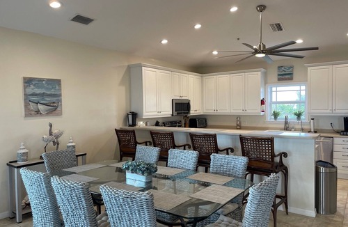 North Captiva House | HUGE LUXE HOUZ/ELEVATOR/PRIVATE POOL&BEACH ACCESS/+ CLUB AMENITIES/PETS/2CARTS!