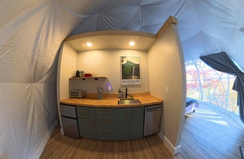 Balsam Grove House | Hummingbird Dome | Private Sauna and Hot tub