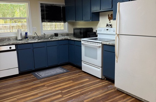 Fort McCoy House | HUNTING & FISHING COTTAGE WITH SCREENED POOL IN THE OCALA NATIONAL FOREST!