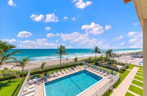Hutchinson Island South House | Hutchinson Island BeachFront Heated Pool Balcony Top Floor