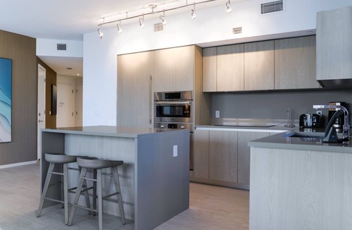 Hallandale Beach Condo | HYDE BEACH HOUSE - Amazing Bay Views - Unit 909
