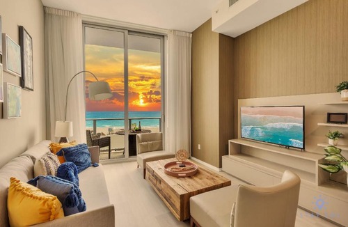 Hollywood South Central Beach Apartment | HYDE BEACH RESORT by Stay Sol