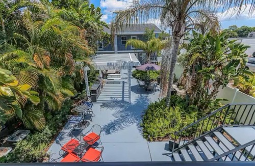 Oakford Park House | Hyde Park Modern 1 Bedroom – Walk to Everything!