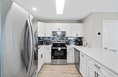 Bahama Beach Condo | I Love This Place-Pets Welcome-Free Covered Parking-WiFi-Beach & Sunsets