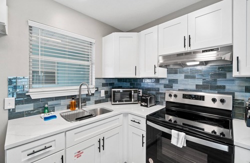 Bahama Beach Condo | I Love This Place-Pets Welcome-Free Covered Parking-WiFi-Beach & Sunsets