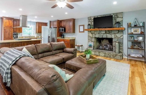 Cullowhee House | Ideal Wooded Gem W/Large Deck, Gas Grill, Free WiFi, Firepit & Creek