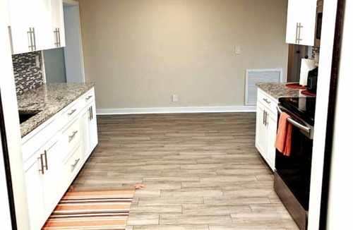 Palm Beach Gardens House | Ideally located, crisp and clean pet, family and scuba friendly home!