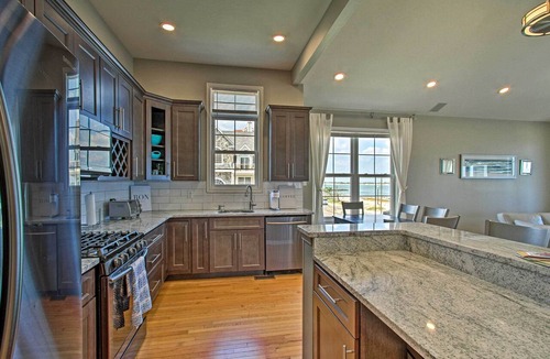 Atlantic City Cottage | Idyllic Oceanfront Home on Atlantic City Boardwalk