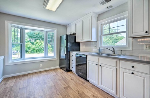 Green Haven House | Idyllic Pasadena Retreat with Garden + Hot Tub!