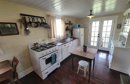 Dade City Other | Idyllic Storybook Farmhouse, Private Lake & Dock!