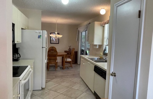 Silver Lake House | If Privacy is the Key, Come Stay in This Beautiful 2 Bdrm 2 Bath w/BBQ