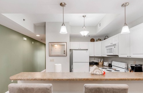 Bluff City Condo | Immaculate condo DIRECTLY across from Bristol Motor Speedway!