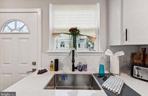Packer Park House | Immaculate, Modern 3 Bedroom 2 Bath Full HousenMins away from Stadiums