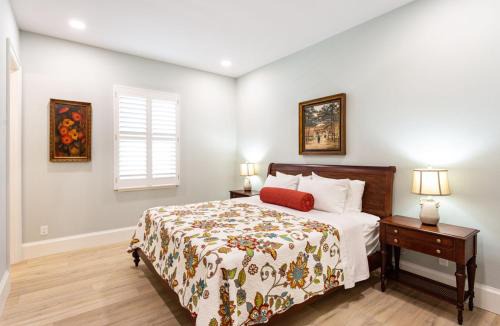 Naples Park House | Imola Vacation Rental