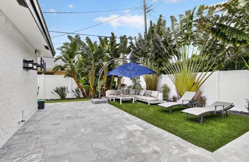 Imperial Point House | Imperial Point Villa with Pool