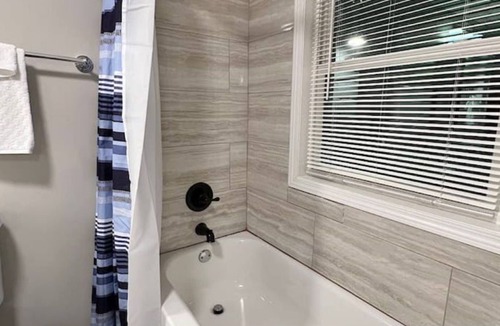 Pittsburgh Apartment | In-Demand Atlanta Retreat: Sleeps 6 Charming Abode