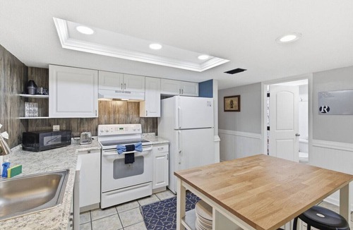 Indian Shores Condo | Incredible 2 bed 2 bath condo by the beach in Indian Shores