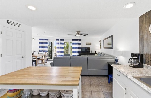 Indian Shores Condo | Incredible 2 bed 2 bath condo by the beach in Indian Shores