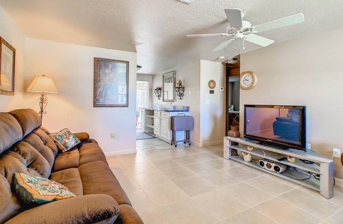 Venice Gardens Condo | Incredible Whole Condo with Heated Pool and Jacuzzi Next to Venice Island/Beach