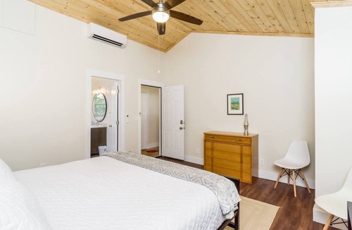 Dahlonega House | Indian Hills Retro Motel Suite G