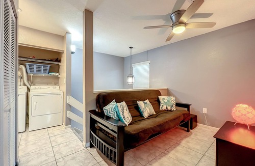 Indian Rocks Beach House | Indian Rocks Beach Living for 6 Guests! Newly Renovated Beach Side Condo!