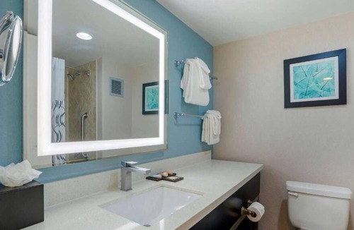 Baymeadows House | Indulge in Home Like Comfort! 4 Family-friendly Units, Onsite Pool, Free Parking