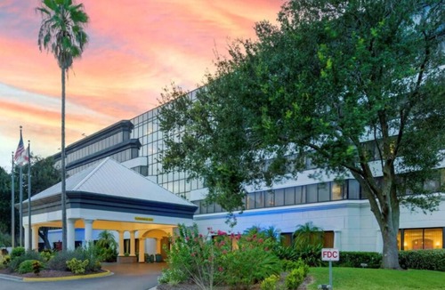 Baymeadows House | Indulge in Home Like Comfort! 4 Family-friendly Units, Onsite Pool, Free Parking