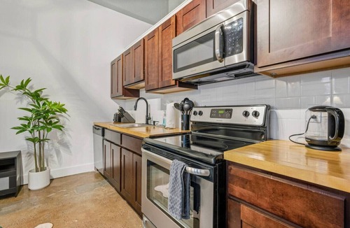 Brewerytown Apartment | Industrial Loft Near Downtown w/Free Parking, Gym