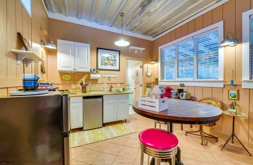 Inglis Apartment | Inglis Studio Home w/Covered Patio & Grill!