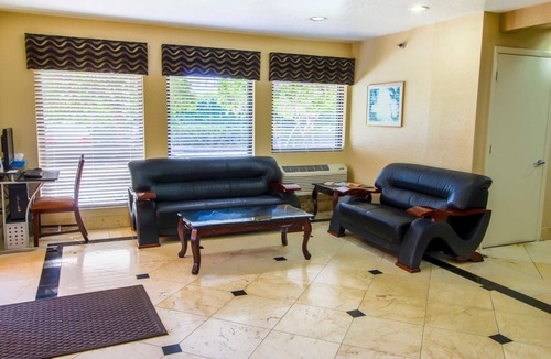 Hunt Club Hotel | Inn of America - Palm Beach Gardens