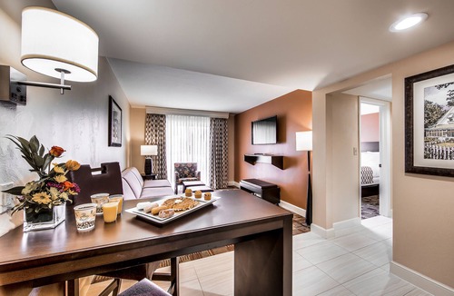 Park Shore Hotel | Inn of Naples, Tapestry Collection by Hilton