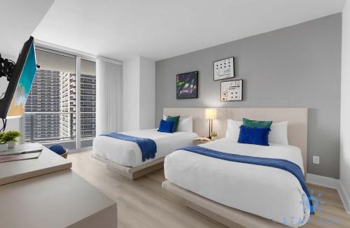 Hollywood South Central Beach Apartment | Insane Ocean View Balcony - Beachfront Condo - Pool