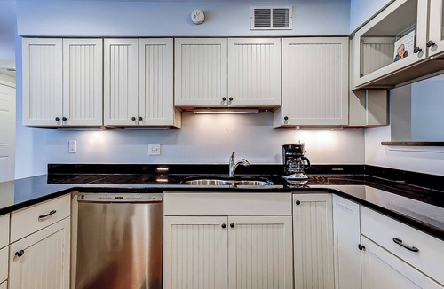 Shipyard Plantation Condo | Intimate, Yet Spacious Villa with Shared Pool and Tennis - Walk to the Beach