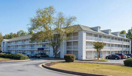 Conyers Hotel | InTown Suites Extended Stay Atlanta GA - Conyers