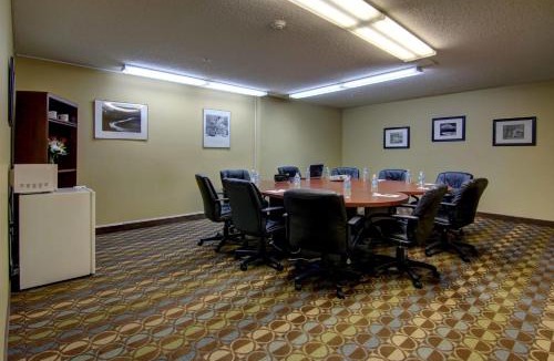 Marietta Hotel | InTown Suites Extended Stay Marietta GA - Roswell Rd
