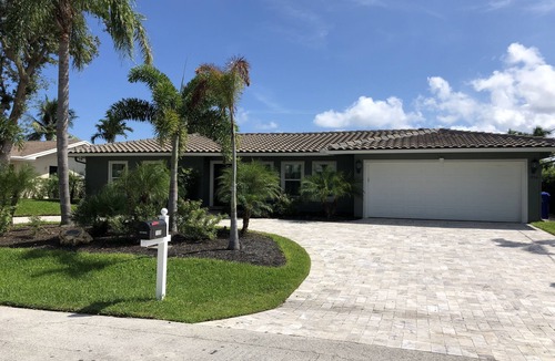 Bel Air House | Intracoastal 🌴 Waterfront Pool Home, Walk to Beach, Heated Pool, Sit on Dock