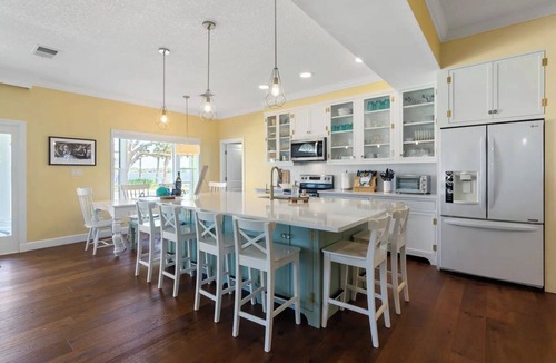 Elizabeth Mcbrides Raulersons House | Intracoastal Waterfront Retreat, Sleeps 10